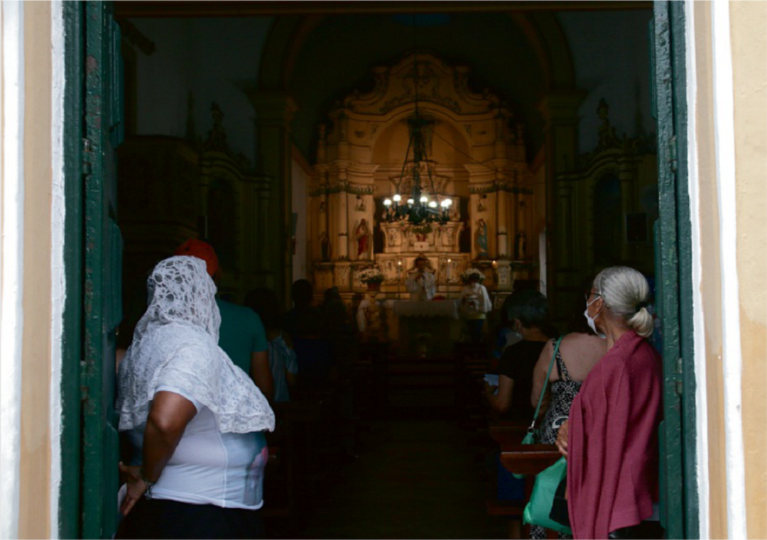 Igreja De Quase Anos S Tem Missas Durante O Dia Por Falta De Luz