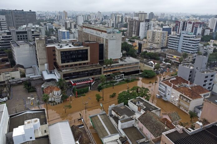 tragedia-causada-pelas-chuvas-no-rio-grande-do-sul-ja-afeta-meio-milhao-de-pessoas