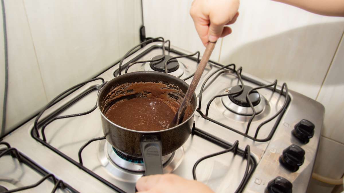 Como fazer chocolate de panela com Nescau e leite condensado