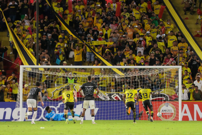corinthians-apenas-assiste-ao-barcelona,-perde-de-3-e-flerta-com-eliminacao-na-libertadores corinthians-apenas-assiste-ao-barcelona,-perde-de-3-e-flerta-com-eliminacao-na-libertadores