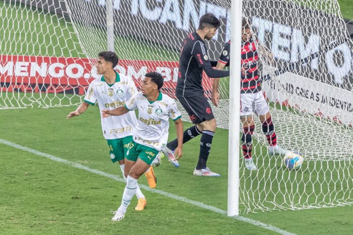 lula-presta-solidariedade-a-luighi-apos-ataque-racista-durante-jogo-da-libertadores lula-presta-solidariedade-a-luighi-apos-ataque-racista-durante-jogo-da-libertadores