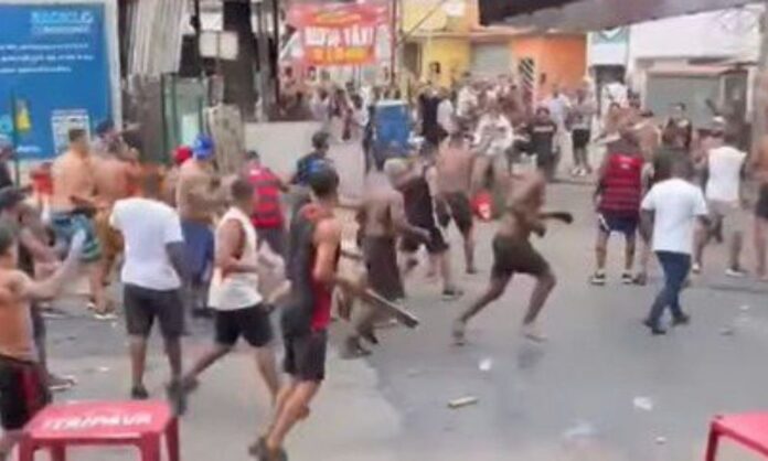 torcedores-do-flamengo-e-fluminense-entram-em-confronto-antes-da-final-do-campeonato-carioca torcedores-do-flamengo-e-fluminense-entram-em-confronto-antes-da-final-do-campeonato-carioca