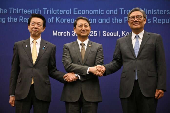 coreia-do-sul,-china-e-japao-discutem-maior-cooperacao-no-comercio-em-meio-a-guerra-tarifaria coreia-do-sul,-china-e-japao-discutem-maior-cooperacao-no-comercio-em-meio-a-guerra-tarifaria