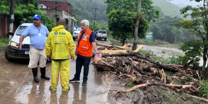 defesa-civil-e-corpo-de-bombeiros-fazem-568-atendimentos-no-rio
