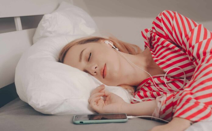 enquanto-voce-ouve-musica,-esse-fone-checa-se-voce-esta-vivo enquanto-voce-ouve-musica,-esse-fone-checa-se-voce-esta-vivo