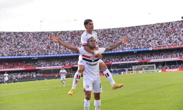 sao-paulo-bate-santos-no-morumbis-e-conquista-primeira-vitoria-no-brasileirao sao-paulo-bate-santos-no-morumbis-e-conquista-primeira-vitoria-no-brasileirao