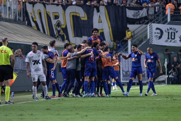 santos-perde-para-o-red-bull-bragantino-na-vila-belmiro-e-termina-rodada-na-vice-lanterna santos-perde-para-o-red-bull-bragantino-na-vila-belmiro-e-termina-rodada-na-vice-lanterna