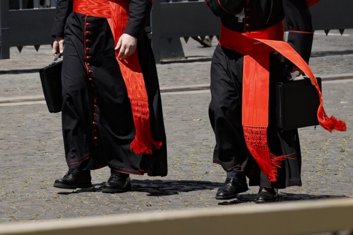 conclave-perde-dois-cardeais-por-motivos-de-saude-e-tera-133-eleitores