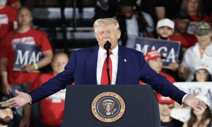 trump-critica-powell-e-anuncia-alivio-em-tarifas-para-montadoras-em-comicio-em-michigan trump-critica-powell-e-anuncia-alivio-em-tarifas-para-montadoras-em-comicio-em-michigan