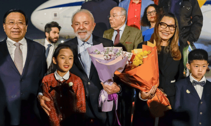 lula-desembarca-em-pequim-para-participar-do-forum-china-celac lula-desembarca-em-pequim-para-participar-do-forum-china-celac