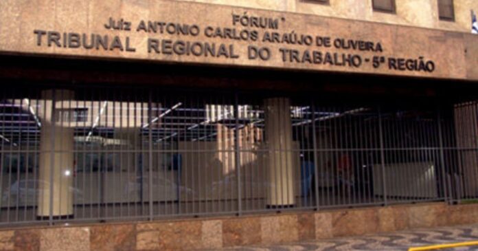 justica-do-trabalho-determina-bloqueio-de-passaportes-de-executados-em-acao-trabalhista-na-bahia justica-do-trabalho-determina-bloqueio-de-passaportes-de-executados-em-acao-trabalhista-na-bahia