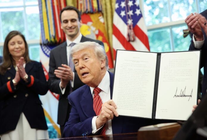 trump-proibe-e-restringe-entrada-nos-eua-a-cidadaos-de-19-paises trump-proibe-e-restringe-entrada-nos-eua-a-cidadaos-de-19-paises