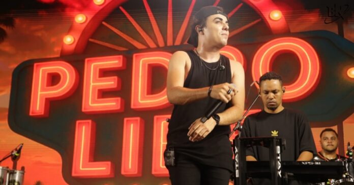 pedro-libe-abre-noite-de-arrasta-pe-no-largo-do-pelourinho-nesta-segunda-feira