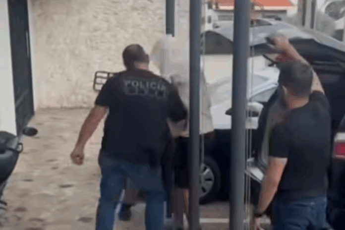 homem-e-esfaqueado-ate-a-morte-e-tem-penis-decepado-em-crime-passional homem-e-esfaqueado-ate-a-morte-e-tem-penis-decepado-em-crime-passional