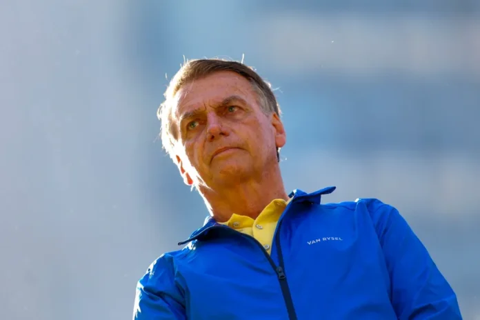 tornozelado,-bolsonaro-nega-tentativa-de-fuga:-“sair-do-brasil-e-muito-facil” tornozelado,-bolsonaro-nega-tentativa-de-fuga:-“sair-do-brasil-e-muito-facil”