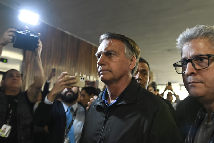 bolsonaro-abatido,-pl-estremecido:-veja-como-foi-a-reuniao-da-sigla bolsonaro-abatido,-pl-estremecido:-veja-como-foi-a-reuniao-da-sigla