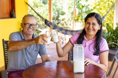 Estado impulsiona produção de leite e transforma a realidade de famílias rurais no Oeste da Bahia