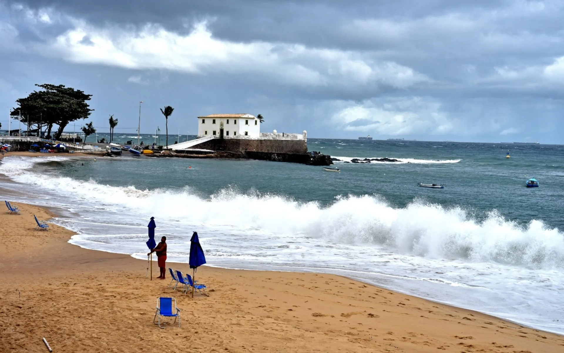 Banho de mar em Salvador não é recomendado neste fim de semana
