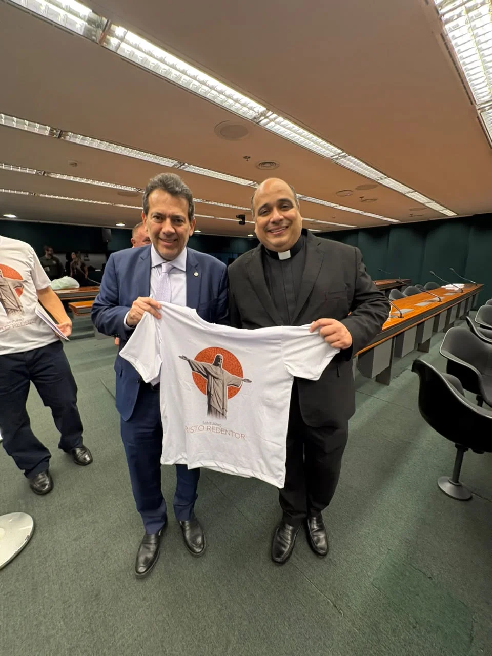 RICARDO ABRÃO PRESIDE AUDIÊNCIA HISTÓRICA NA CÂMARA DOS DEPUTADOS EM DEFESA DO CRISTO REDENTOR E DE SUA GESTÃO COMPARTILHADA